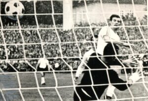 Erstes Fußball-Länderspiel außerhalb Wiens